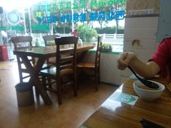 大堂-伊清斋牛肉面(华佗路店)