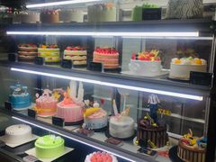 面包甜点陈列柜-卷心卷意·轻甜蛋糕(新光天地店)