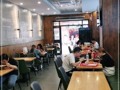 大堂-螺小胖柳州螺蛳粉(钟楼总店)