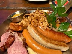 肉肠拼盘配酸菜和土豆泥-宝莱纳餐厅(滨江店)
