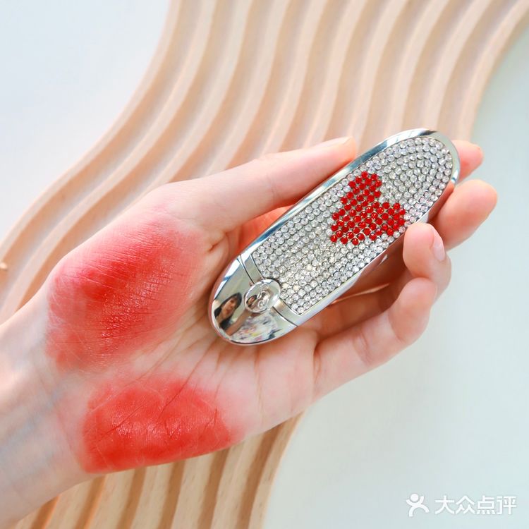 撒糖啦~[礼花]晒晒收到的娇兰情人节礼盒[礼物]