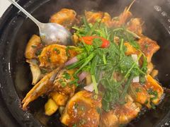 砂锅鱼头煲-永記粤菜·五指毛桃花雕鸡煲(九亭店)