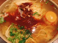 -亮亮面馆(经六路店)