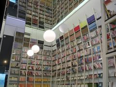 -钟书阁(松江泰晤士小镇店)