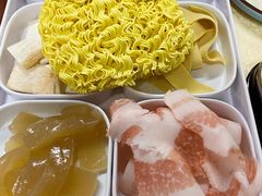 -猪三哥肥肠鸡川菜小炒