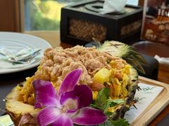 -Chom Cafe and Restaurant