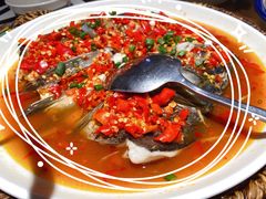 剁椒鱼头-辣得叫湘菜(四明店)