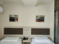 -莫泰168旅店（上海莲花南路银都路店）-停车场