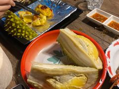绝味烤榴莲-辉记炭烧海鲜大排档·老字号(福田店)