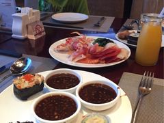 -荣誉国际酒店-云顶旋转餐厅