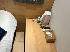 -五号文艺酒店(拙政园苏博地铁站店)