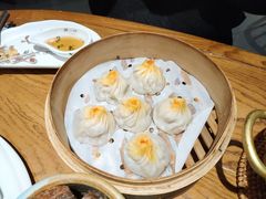 手拆蟹黄小笼-苏小柳手工点心(人民广场分院)