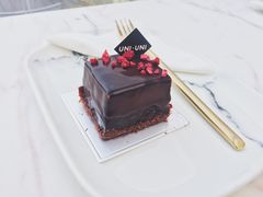 -UNI UNI(环亚凯瑟琳店)