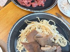 -小志家.野生菌鲜切牦牛肉牛杂火锅