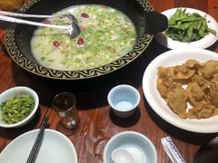-茸梅路右拐龙虾-农家菜(松江店)