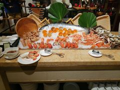 -大中华希尔顿酒店-念自助餐·嗨啤·小龙虾