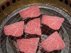 -山川小町·极番烧肉(新地假日广场店)