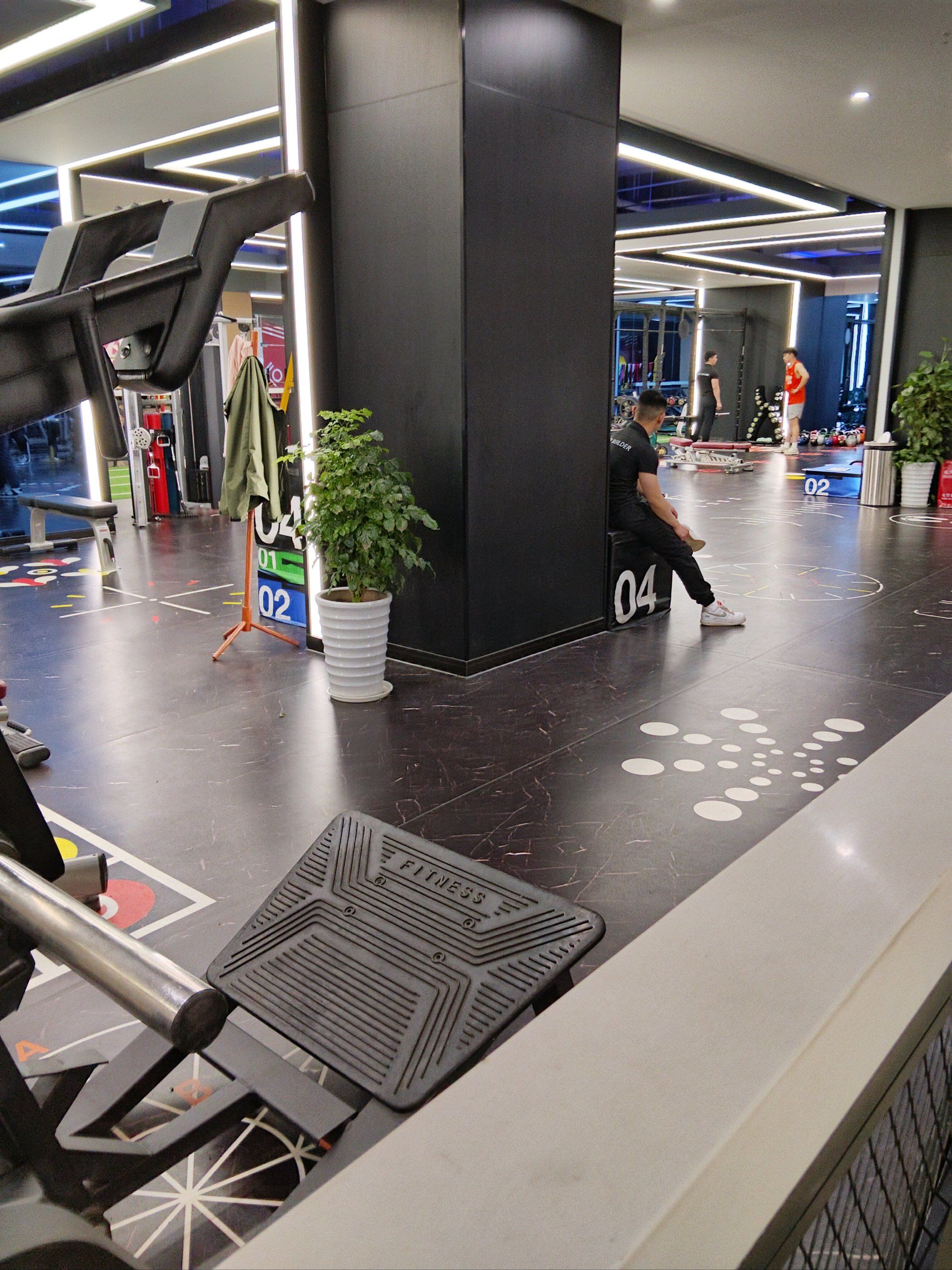 嘉祥瑞庭楼上最大的健身房[呲牙][呲牙]