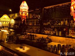 -城墙外BAR