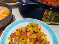 -阿瓦山寨·湘菜现炒·剁椒鱼头王(咸阳总店)