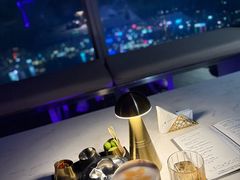 -OZONE 顶楼酒吧(香港丽思卡尔顿酒店)