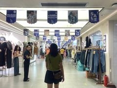 -广州白马服装市场