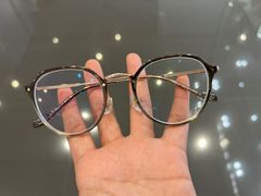 -爱视眸Eyeblling眼镜·依视路·蔡司镜片折扣店(百联南方商城购物中心)
