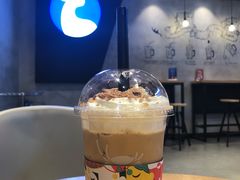 圣诞姜饼人拿铁-瑞幸咖啡(深圳来福士广场店)