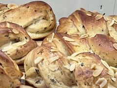 -提亚烘焙·手作面包·生日蛋糕(七星店)