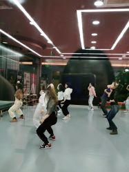 点击看大图 -单色舞蹈