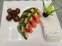 -梓檚中餐厅湖北菜小龙虾武昌鱼排骨藕汤(黄鹤楼店)