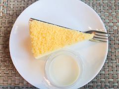 -Chom Cafe and Restaurant