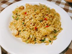 -新大咀港式茶餐厅(宝山万达店)