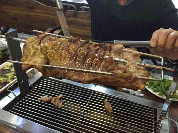 份量还不错,味道也还可以,三个人吃还是没吃完打包的