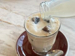 -ROAST coffee & eatery