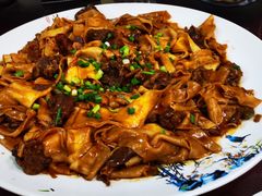 -壹阁胡羊焖饼(特色小吃街店)