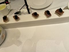 -贝勒爷·酥不腻烤鸭