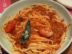 慢炖肉酱鲜茄意面-一沙一城·岩烤牛扒(深圳首店)