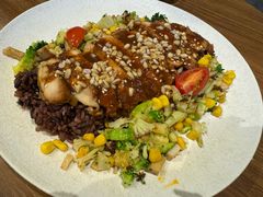 -POKEE VIA&Brunch·维娅(重庆来福士店)