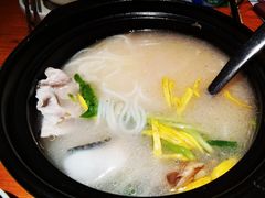 云南过桥米线-云海肴·汽锅鸡·云南菜(高德置地店)