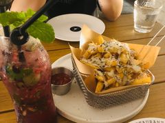 -Mark&Mars Restaurant