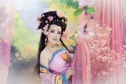 粉唐-九月鹰飞汉服摄影工作室
