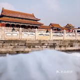 翻到了年前赶上下雪的时候去的旧宫，还是没忍住把照片发