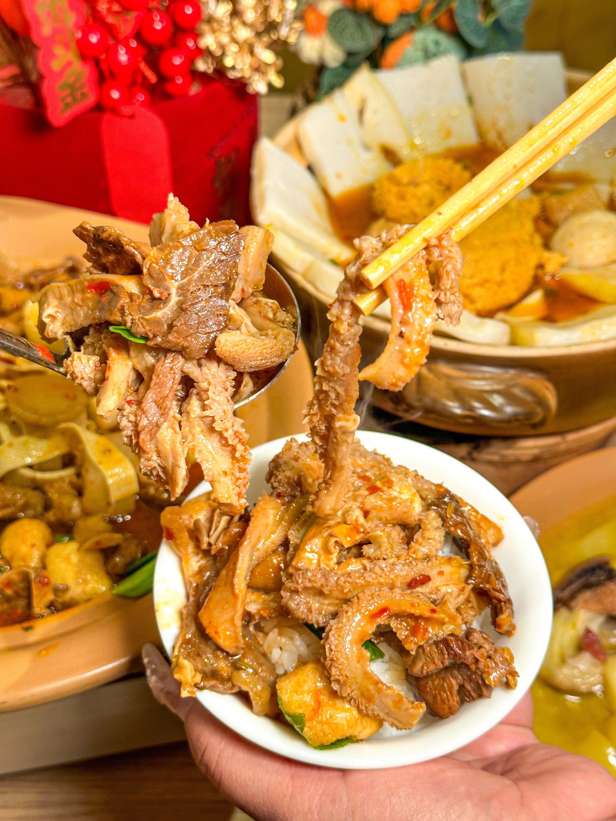 江汉路的!敲正宗的公安牛杂!