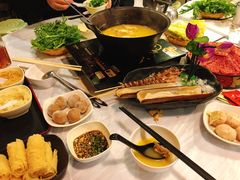 -鲜入围煮花胶鸡海鲜火锅