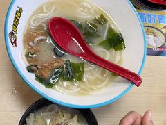 -灵芝妹子海鲜米线(香炉礁山姆店)