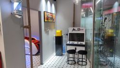 -老男孩男士理容馆·理发·烫染·修面