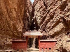 -天山神秘大峡谷