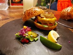 -HIGH FIVE哈福手工汉堡(桂林路店)