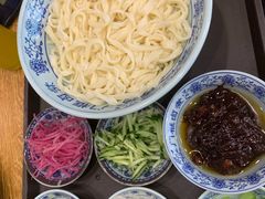 老北京炸酱面-门框胡同百年卤煮(新街口店)